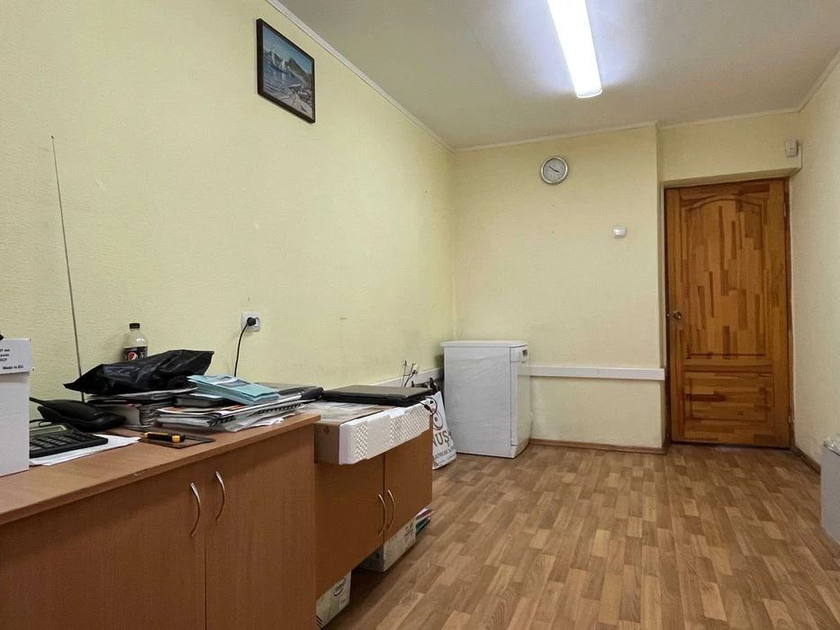 Продається трьохкімнатна квартира 67м2, район ЦУМ.  LD