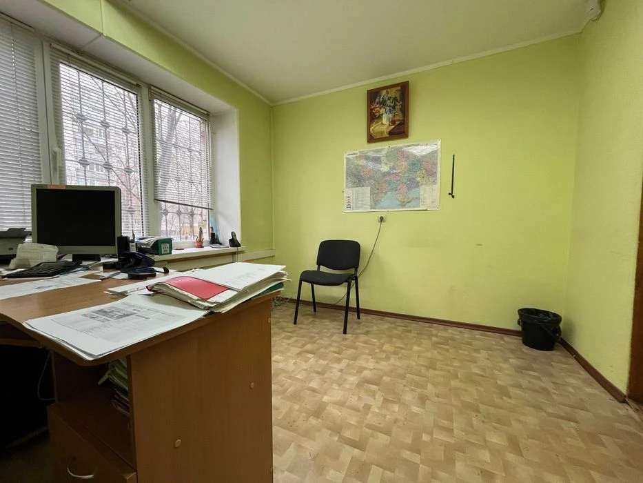 Продається трьохкімнатна квартира 67м2, район ЦУМ.  LD