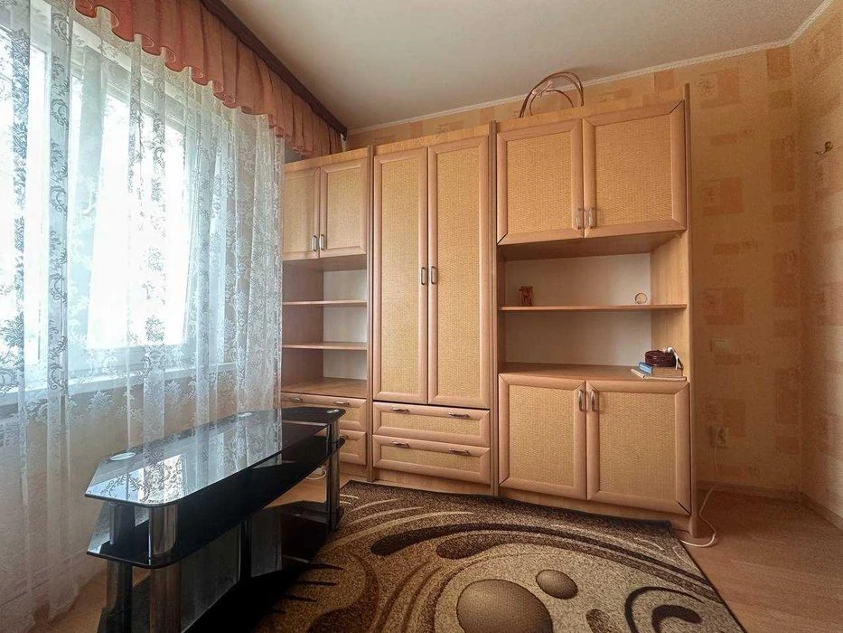 Р-н Градецький,Простора 3 кімнатна 67м2 з ремонтом та меблям