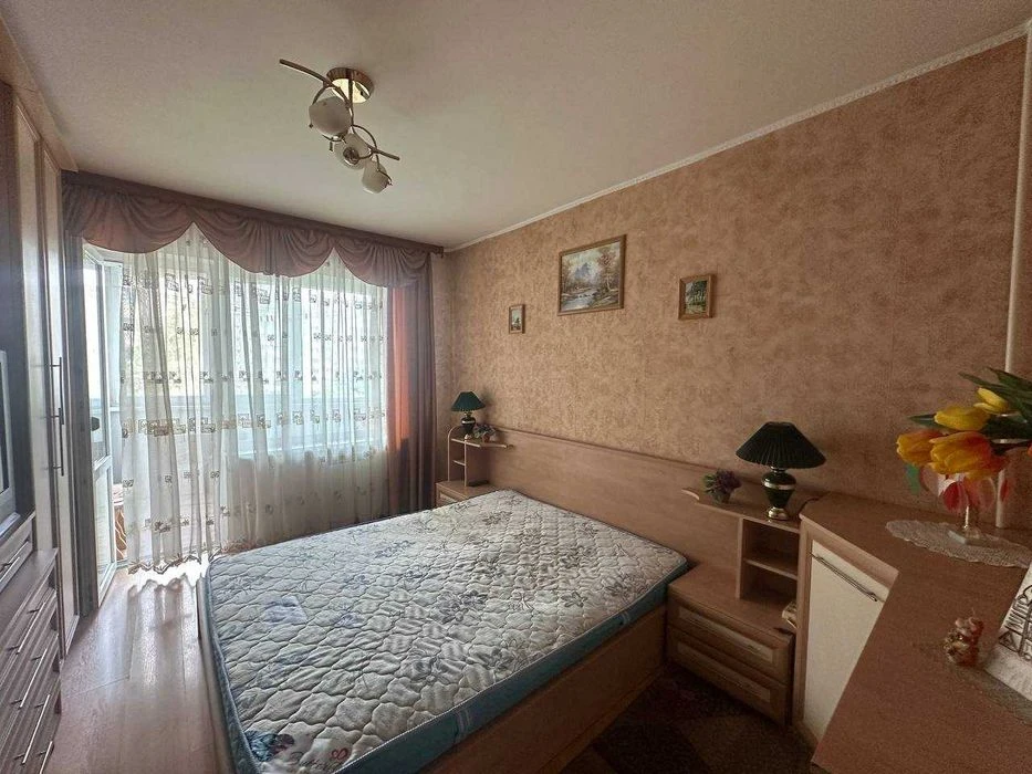Р-н Градецький,Простора 3 кімнатна 67м2 з ремонтом та меблям