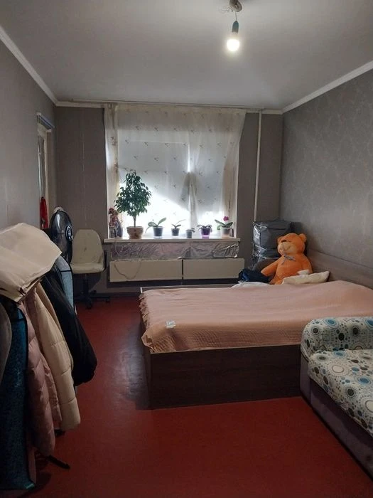 Продається 1 кімнатна, Пухова б 148, 40 м, ЧН , біля Єпіцент