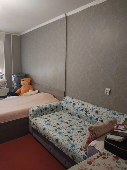 Продається 1 кімнатна, Пухова б 148, 40 м, ЧН , біля Єпіцент
