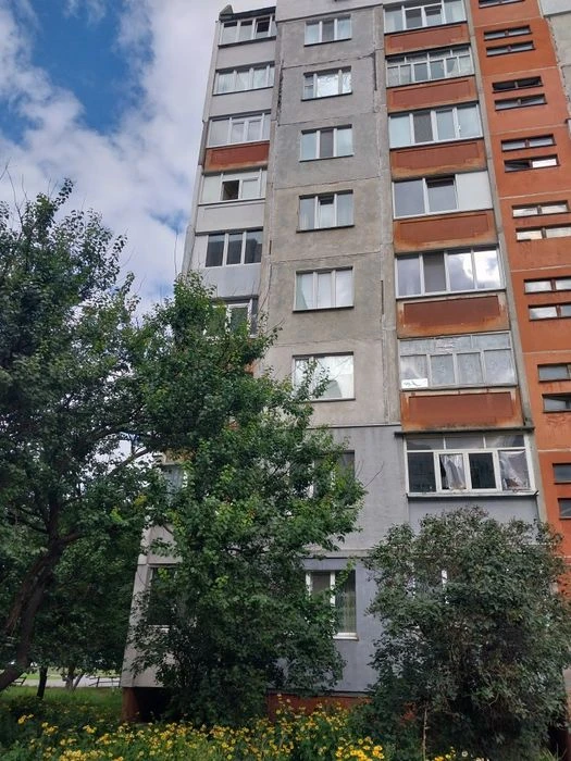Продається 1 кімнатна, Пухова б 148, 40 м, ЧН , біля Єпіцент