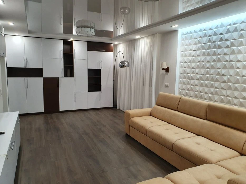 Продаж стильної 2-кімнатної квартири в закритому ЖК по вул.