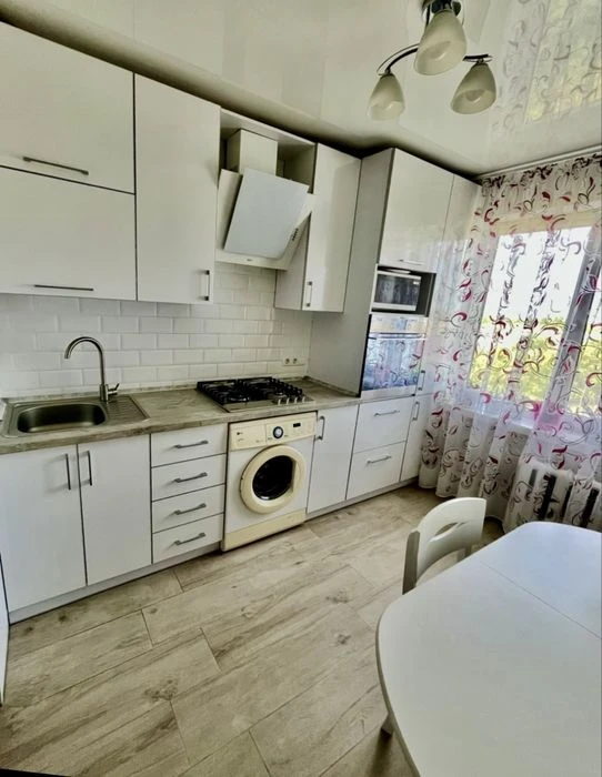Продаж 3–кім квартири, вул.Соборності, 24. Будинок з ОСББ