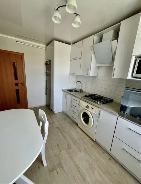Продаж 3–кім квартири, вул.Соборності, 24. Будинок з ОСББ