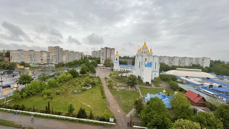 Продаж 3-х кімнатної квартири, ринок Нива