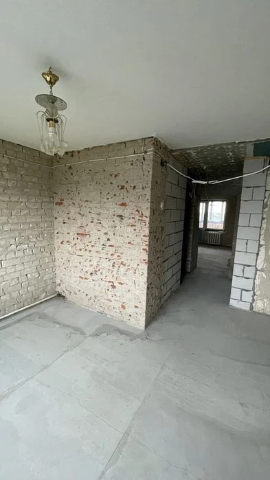 Продаж 3-х кімнатної квартири, ринок Нива