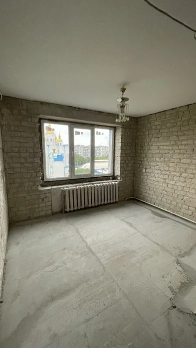 Продаж 3-х кімнатної квартири, ринок Нива