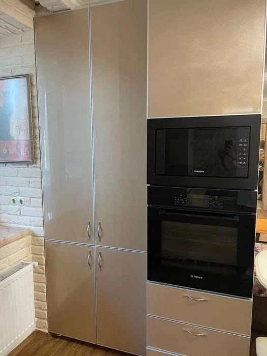 Продаж 1-кімнатної квартири, перепланованої на 2-кімнатну
