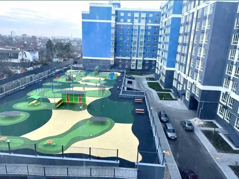 Продаж 2х кімнатної квартири  в новому будинку з ремонтом р-