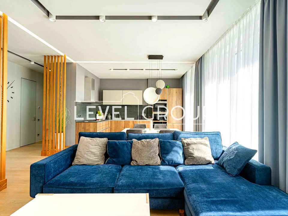 Apartment. Kyiv, John McCain St. (Ivana Kudri)