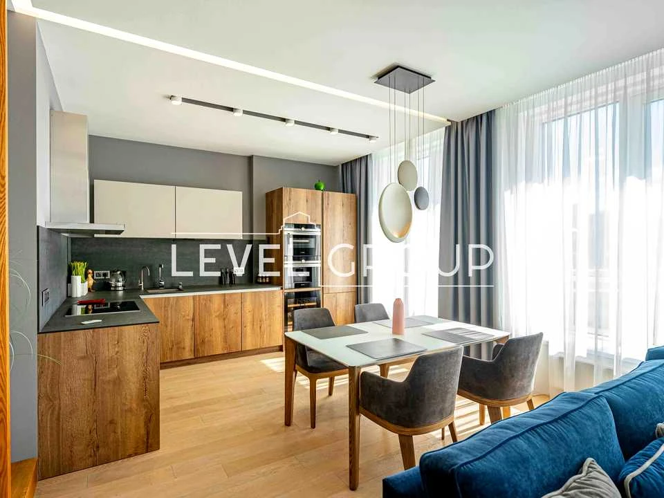 Apartment. Kyiv, John McCain St. (Ivana Kudri)