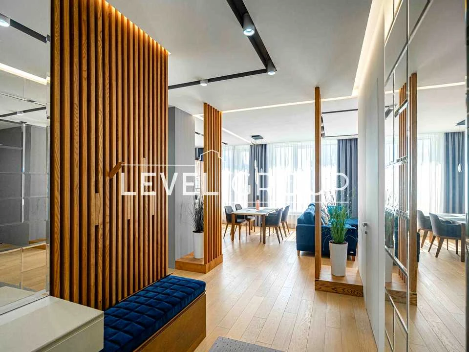 Apartment. Kyiv, John McCain St. (Ivana Kudri)