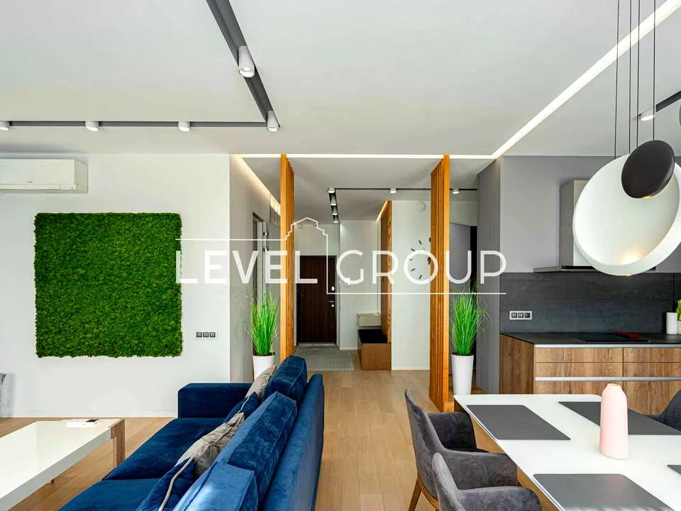 Apartment. Kyiv, John McCain St. (Ivana Kudri)
