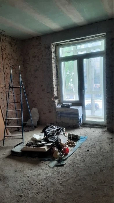4 комнатная сталинка в центре , 2 этаж, не угловая mn