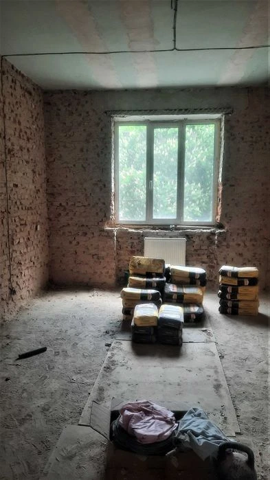 4 комнатная сталинка в центре , 2 этаж, не угловая mn