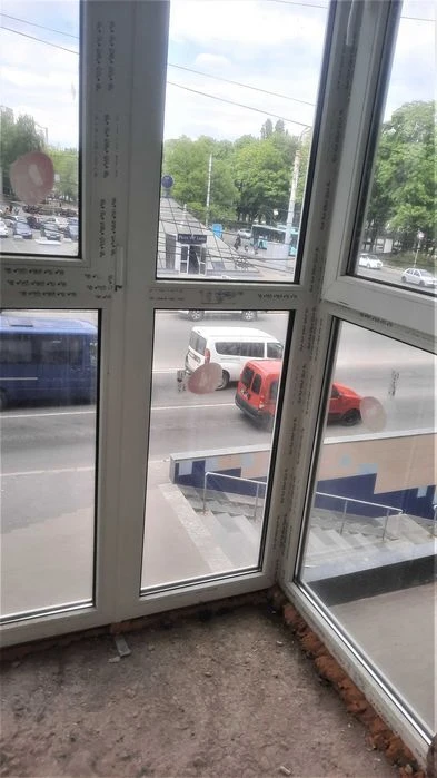 4 комнатная сталинка в центре , 2 этаж, не угловая mn