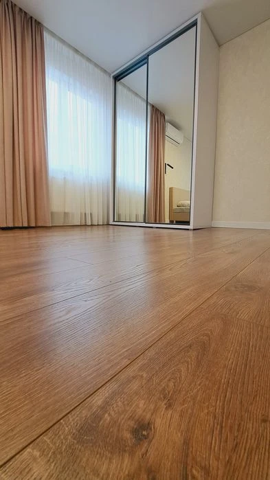 Продам  2 к кв в центрі, єВідновлення