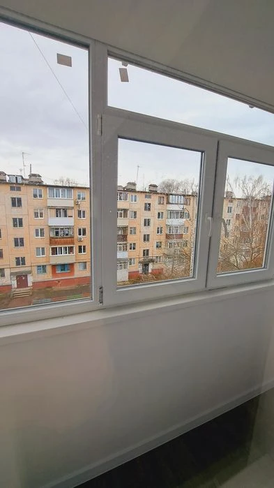 Продам  2 к кв в центрі, єВідновлення