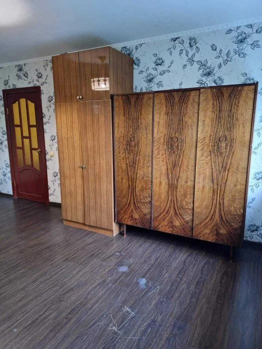 Продам 3 кімнатну квартиру на проспекті Левка Лук'яненка.