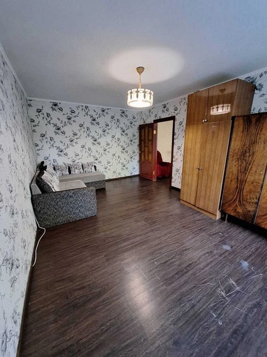 Продам 3 кімнатну квартиру на проспекті Левка Лук'яненка.