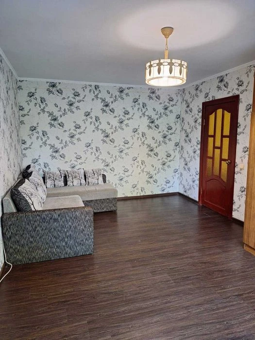 Продам 3 кімнатну квартиру на проспекті Левка Лук'яненка.