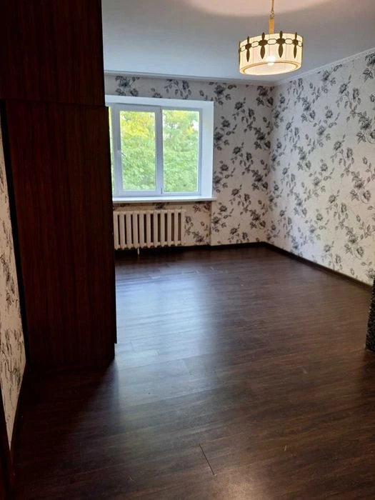 Продам 3 кімнатну квартиру на проспекті Левка Лук'яненка.