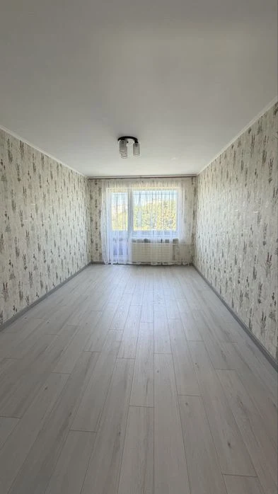 Продам двух комнатную квартиру ул. Космонавтов