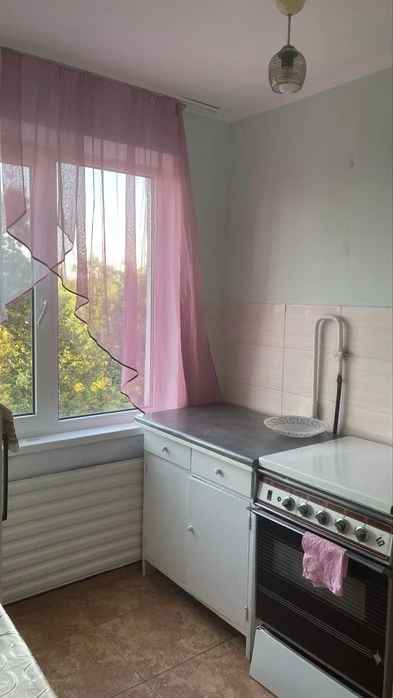 Продам двух комнатную квартиру ул. Космонавтов