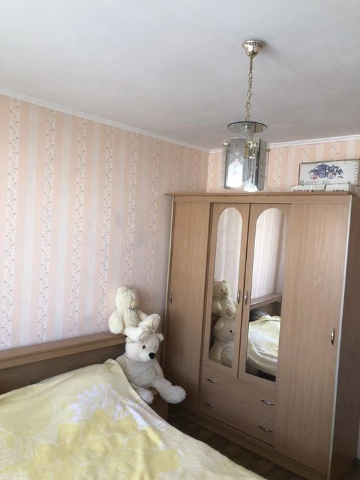Продам 3 кімнатну квартиру Єськова