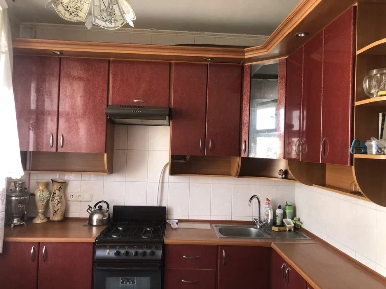 Продам 3 кімнатну квартиру Єськова