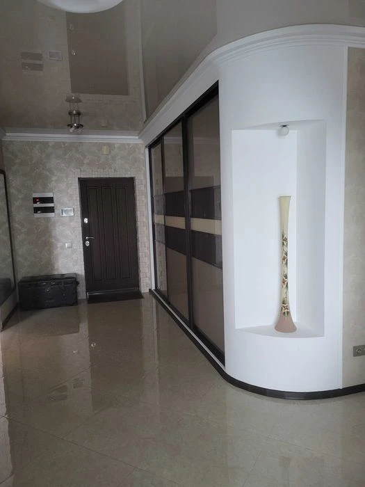 3-х кімнатна квартира , центр новобудова ,автономка