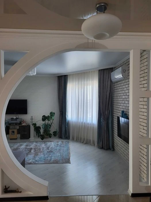 3-х кімнатна квартира , центр новобудова ,автономка