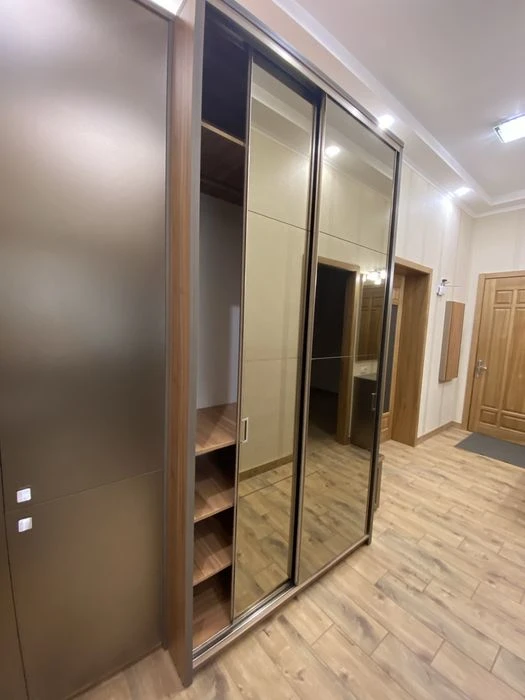 Продам  3х кім. сталінку в центрі.