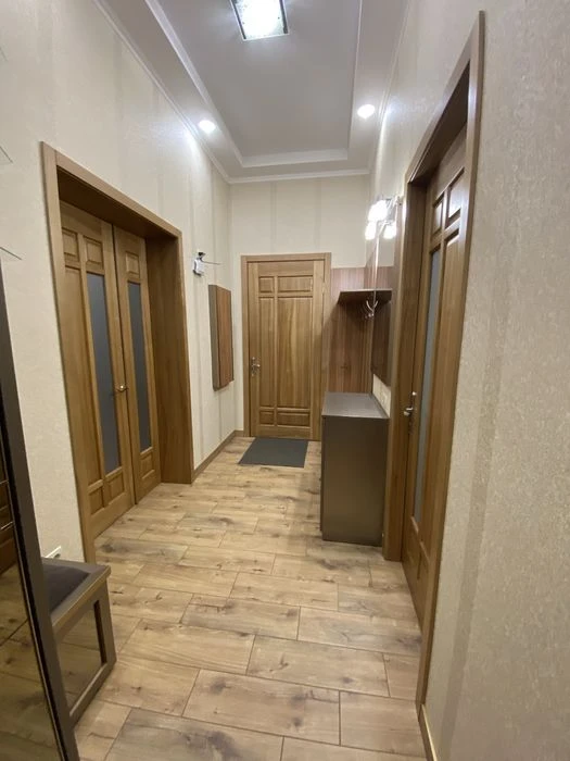 Продам  3х кім. сталінку в центрі.