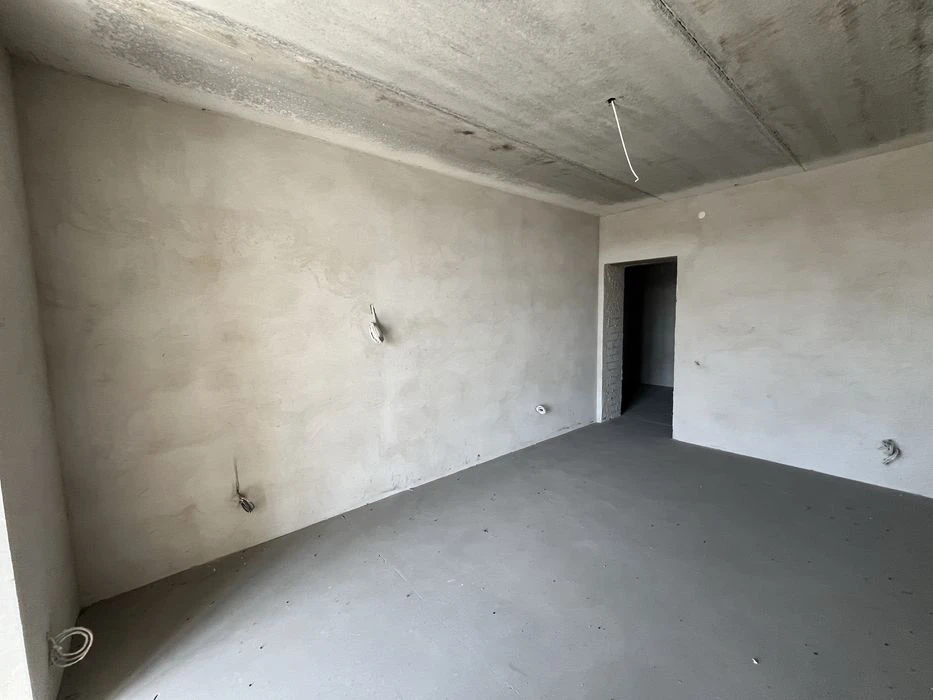 Продаж 2к квартири. 94 м². Центр. вул.Стуса.