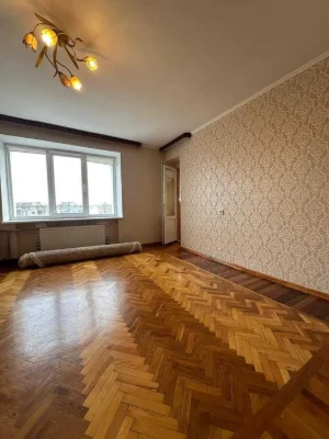 Продається 3-кімнатна квартира в центрі міста, вул. Чорновол
