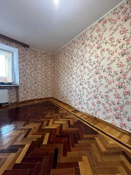 Продається 3-кімнатна квартира в центрі міста, вул. Чорновол