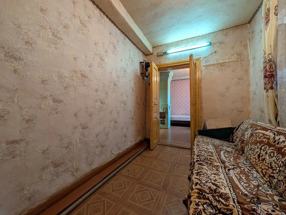 Частина будинку, вул. Лесі Українки, біля музею Коцюбинськог