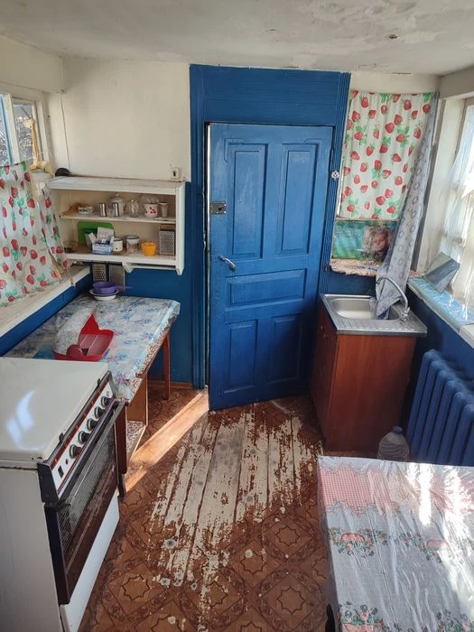 Продам 1/2 частину будинку в мальовничому місці.