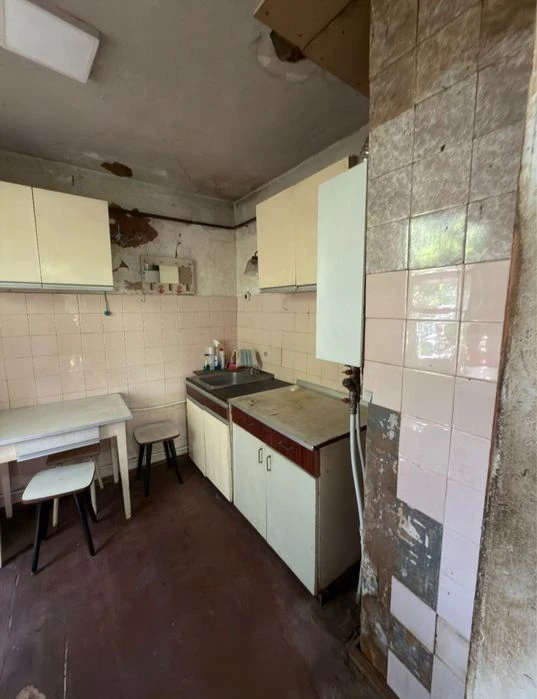 Продаж частини будинку з ділянкою в центрі Чернігова (вул. К