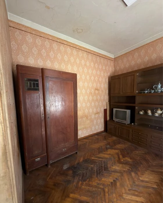 Продаж частини будинку з ділянкою в центрі Чернігова (вул. К