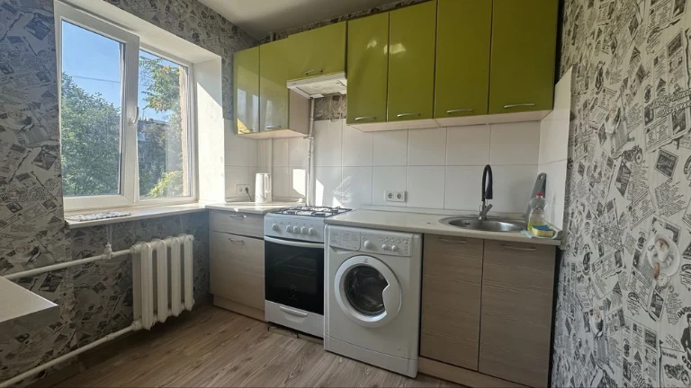 For sale 1-room apartment 3/5 steps and living