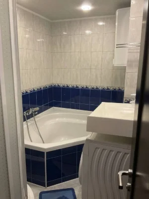 Selling a 4-room apartment at Klochkovskaya 222