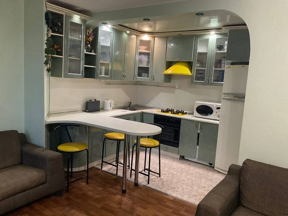Selling a 4-room apartment at Klochkovskaya 222