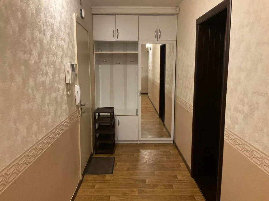 Selling a 4-room apartment at Klochkovskaya 222
