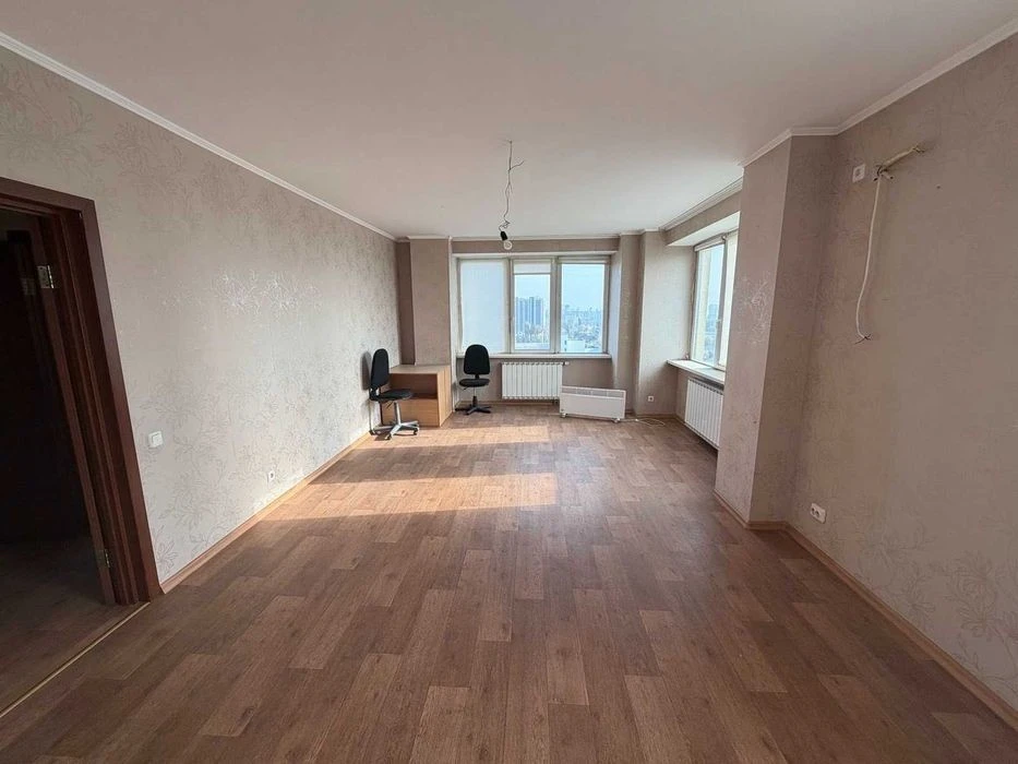 БЕЗ%. 2-к кв-ра, 78 м², вул. Макіївська, 10-А, Пріорка