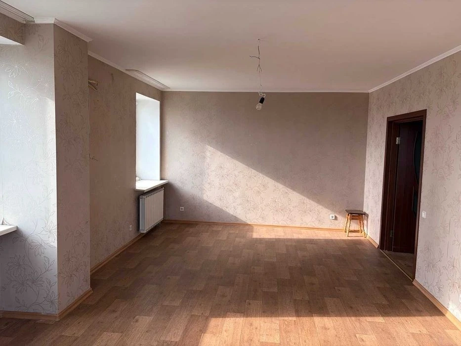 БЕЗ%. 2-к кв-ра, 78 м², вул. Макіївська, 10-А, Пріорка