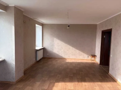 БЕЗ%. 2-к кв-ра, 78 м², вул. Макіївська, 10-А, Пріорка